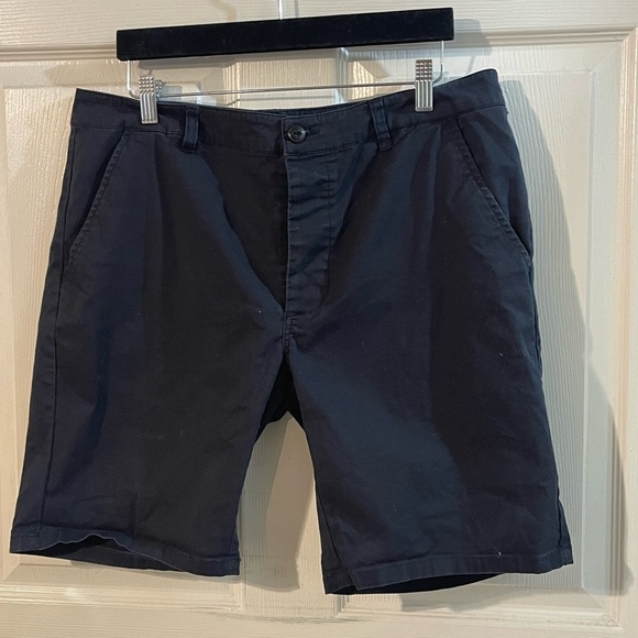 ASOS Dark Blue Flat Front Men's Shorts - Picture 2 of 9